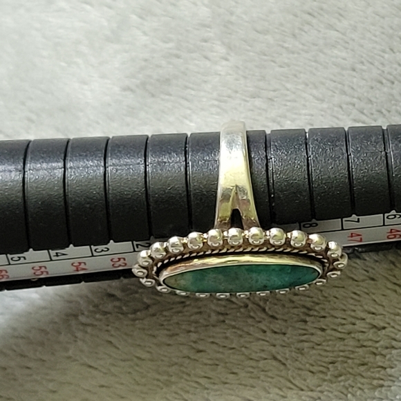 Vintage Native American Handmade Sterling Silver Turquoise Ring - Picture 7 of 7